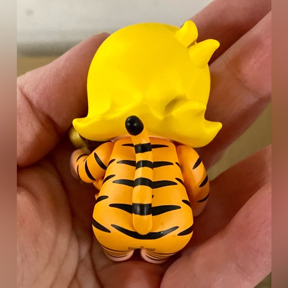 Designer Toy - pop Mart - Molly - Year of the Tiger figure.  Cute and detailed. - Picture 3 of 6